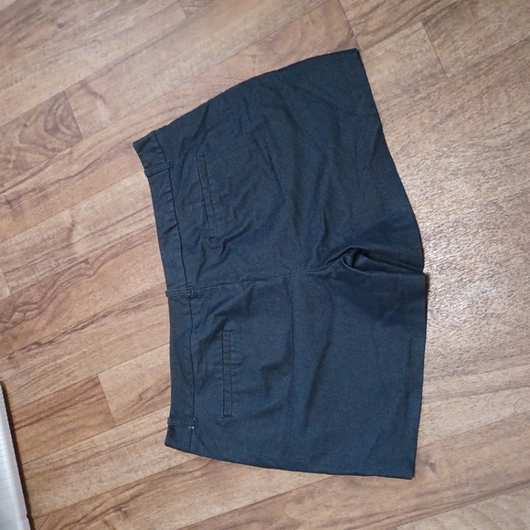 Attention black shorts size 18 - Picture 4 of 6